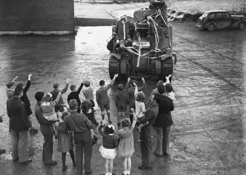 1944: Rockefeller tree goes dark